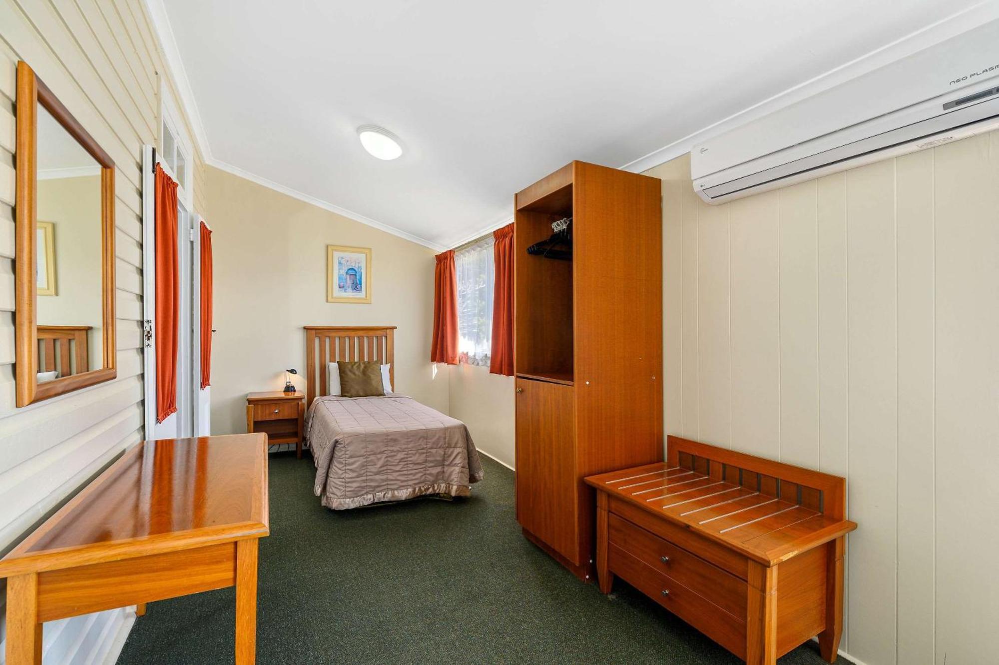 Quality Inn Γκράφτον Εξωτερικό φωτογραφία